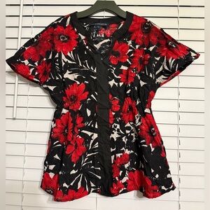 French Connection floral print top Size XS
Measurements posted.